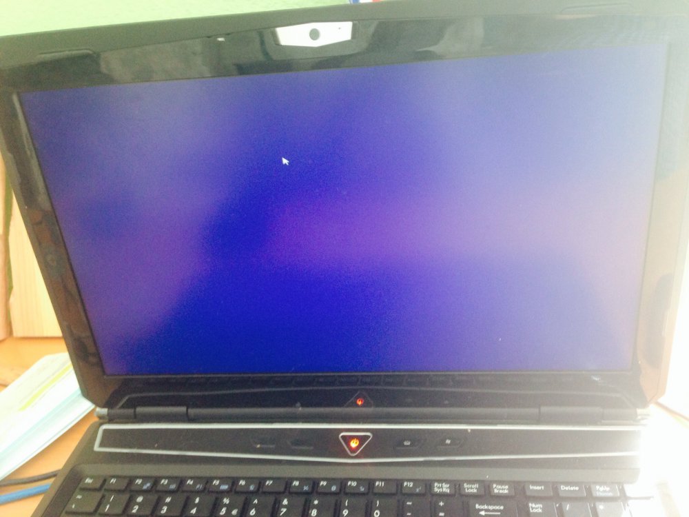 blue screen with cursor